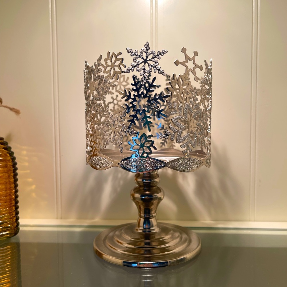 Silver Snowflake 3 Wicks Pedestal Candle Holder